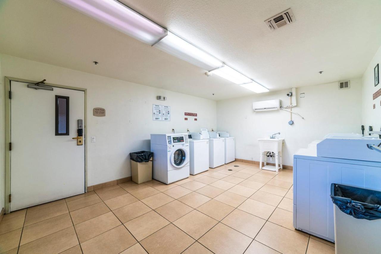 Metro Phx Downstairs Studio Sleeps 4 Ada Accessible Фінікс Екстер'єр фото